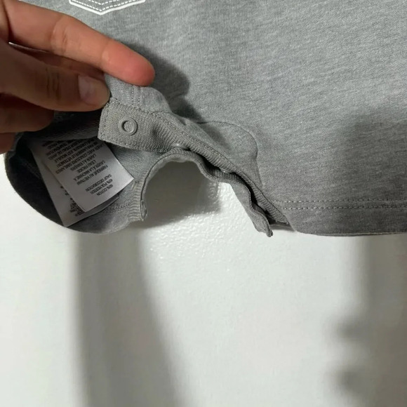 Levi’s baby boy short sleeve hoodie romper navy and gray size 6 Months - Picture 9 of 9